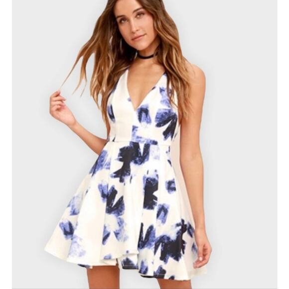 Lulus Dress Seeing Chic Floral Faux Wrap Sleeveless Mini Skater White Blue Sz XS - Picture 2 of 12